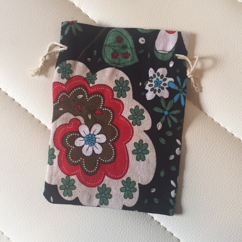 Small pouch